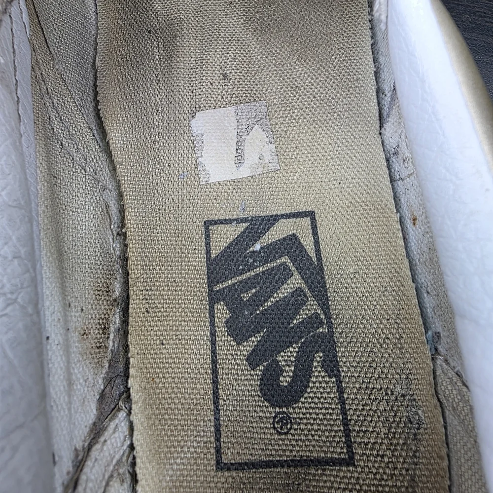 Vans Clasic Slip On Muted Metallic Gold True White Size Mens 7.5 Womens 9 - Picture 13 of 14